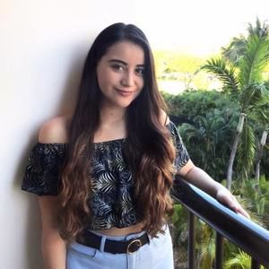 Meet your Posher, Stephany